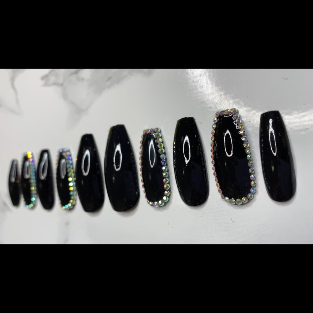 Press on nails